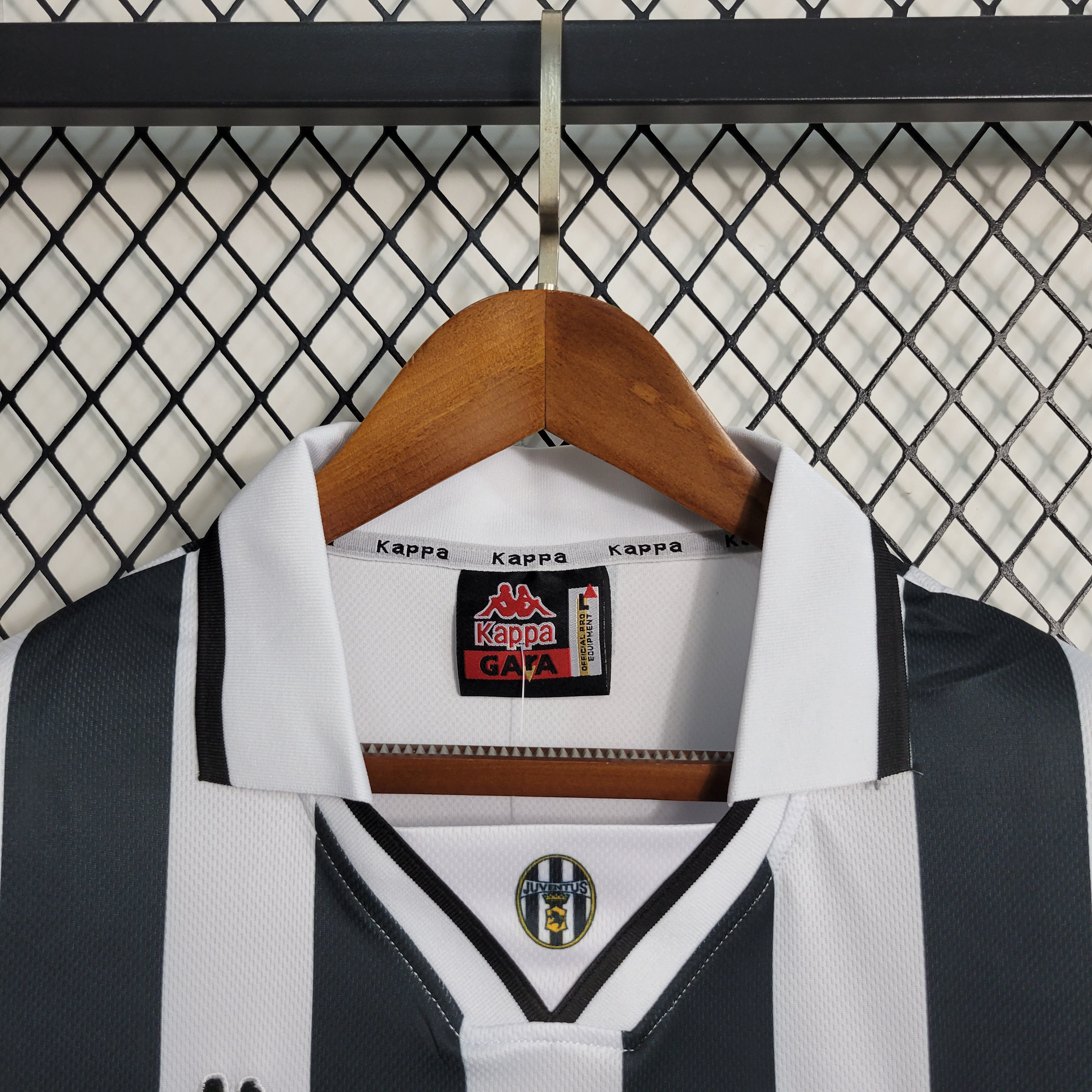 1995 1997 Juventus Home Shirt - That Retro Shirt Store