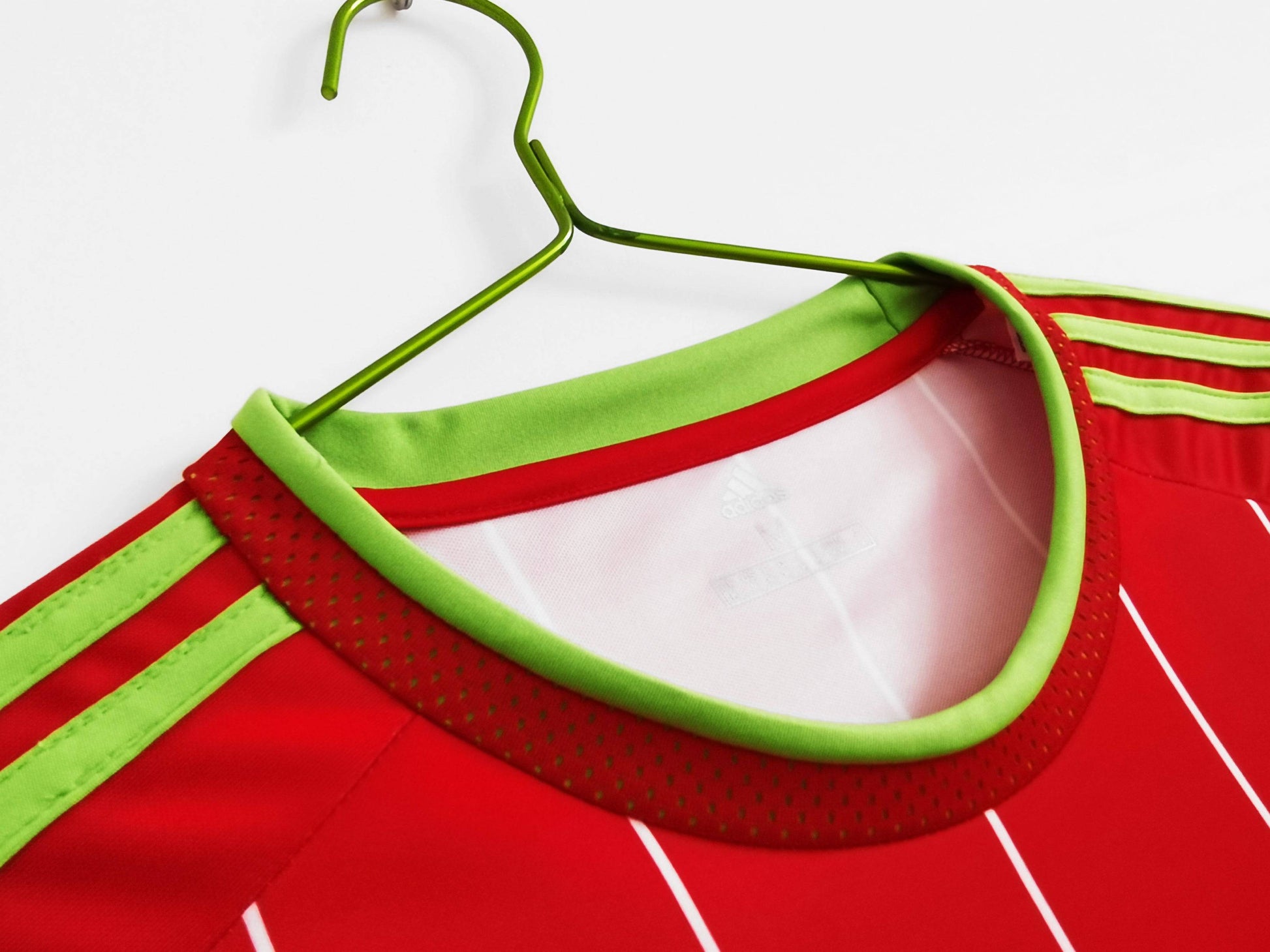 2015 2016 Wales Home Shirt - That Retro Shirt Store