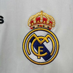 Retro Real Madrid Home Shirt 2006/2007 - That Retro Shirt Store