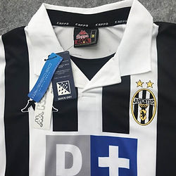 Retro Juventus Home Shirt 1999/2000 - That Retro Shirt Store