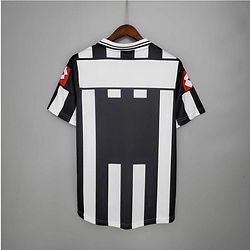 Retro Juventus Home Shirt 2001/2002 - That Retro Shirt Store