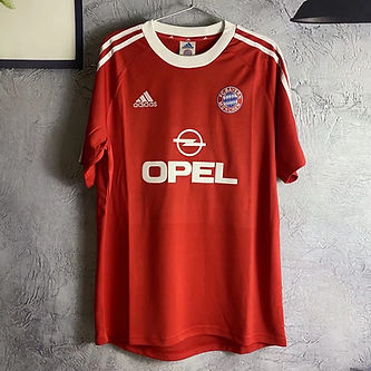 Retro Bayern Munich Home Shirt 2000/2001 - That Retro Shirt Store