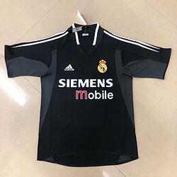 Retro Real Madrid Away Shirt 2004/2005 - That Retro Shirt Store