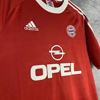 Retro Bayern Munich Home Shirt 2000/2001 - That Retro Shirt Store