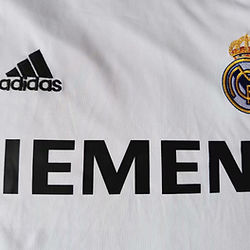 Retro Real Madrid Home Shirt 2005/2006 - That Retro Shirt Store