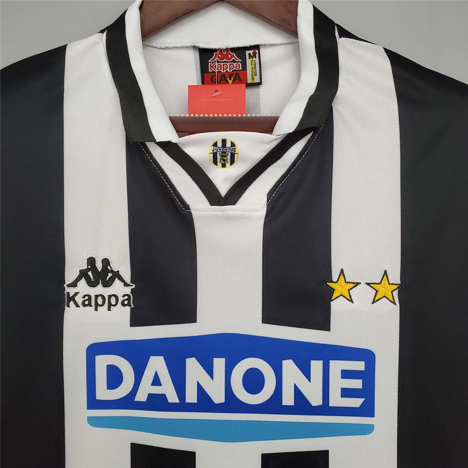 1994-1995 Juventus Home Shirt - That Retro Shirt Store