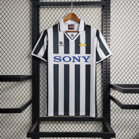 1995 1997 Juventus Home Shirt - That Retro Shirt Store