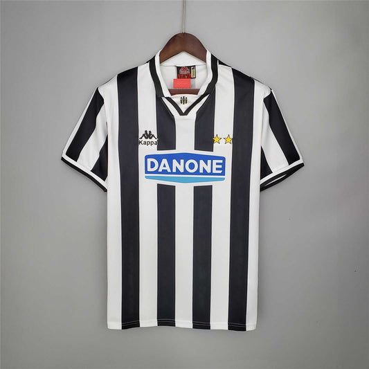 1994-1995 Juventus Home Shirt - That Retro Shirt Store