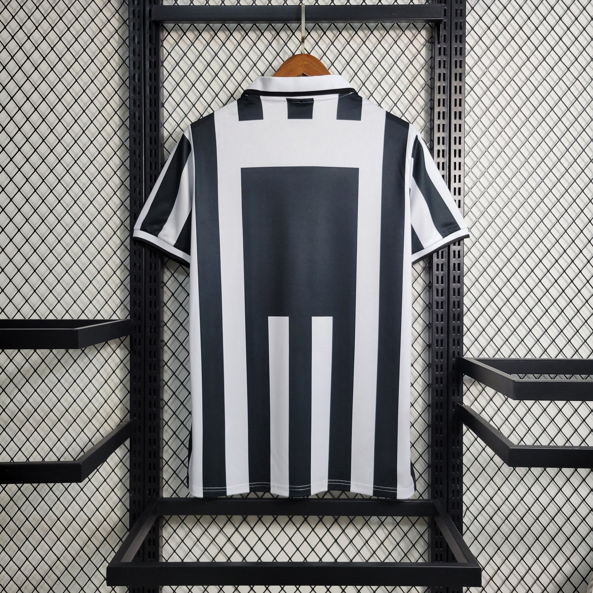 1995 1997 Juventus Home Shirt - That Retro Shirt Store