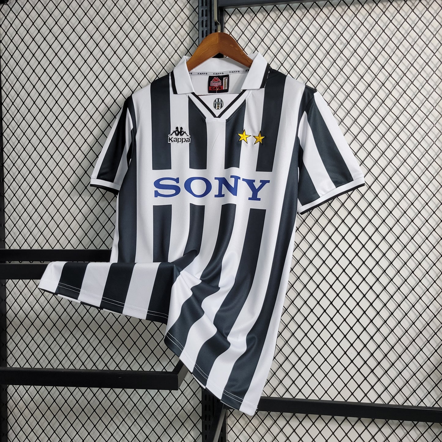 1995 1997 Juventus Home Shirt - That Retro Shirt Store